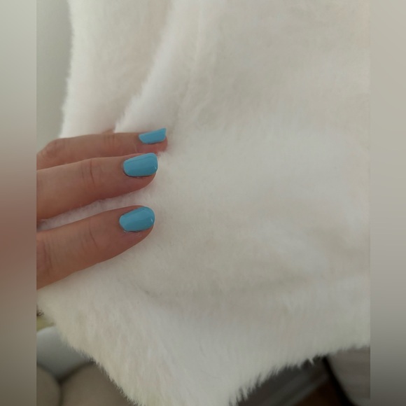 NWT fluffy hooded sweatshirt - Picture 4 of 4